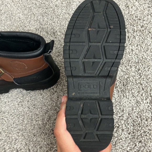 Polo Ralph Lauren boys boots. Has some wear but still a lot of life. - Picture 5 of 6
